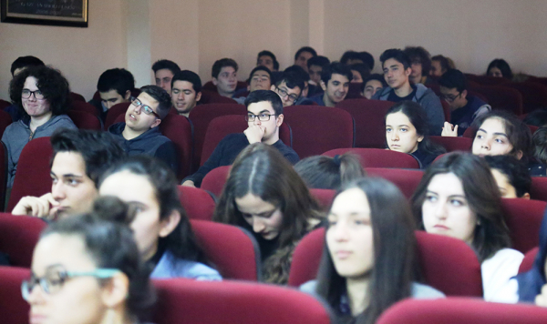 Bilim Söyleşileri Ankara Gazi Anadolu Lisesi’ndeydi