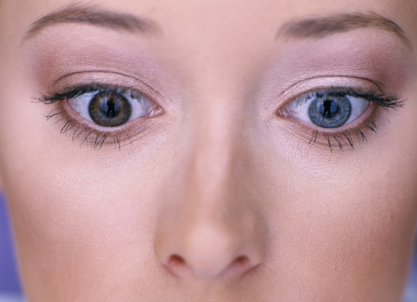 İki Gözün Farklı Renkte Olmasının Sebebi Nedir?