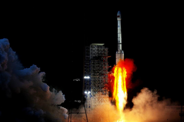 Çin, Ay’ın Görünmeyen Yüzüne Uzay Aracı Gönderdi