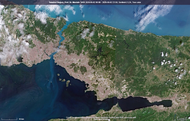 Karadeniz’den başlayıp İstanbul Boğazı’ndan geçerek Marmara’ya yayılmış E. huxleyi açısından zengin suların Sentinel-2 L2A uydu görüntüsü