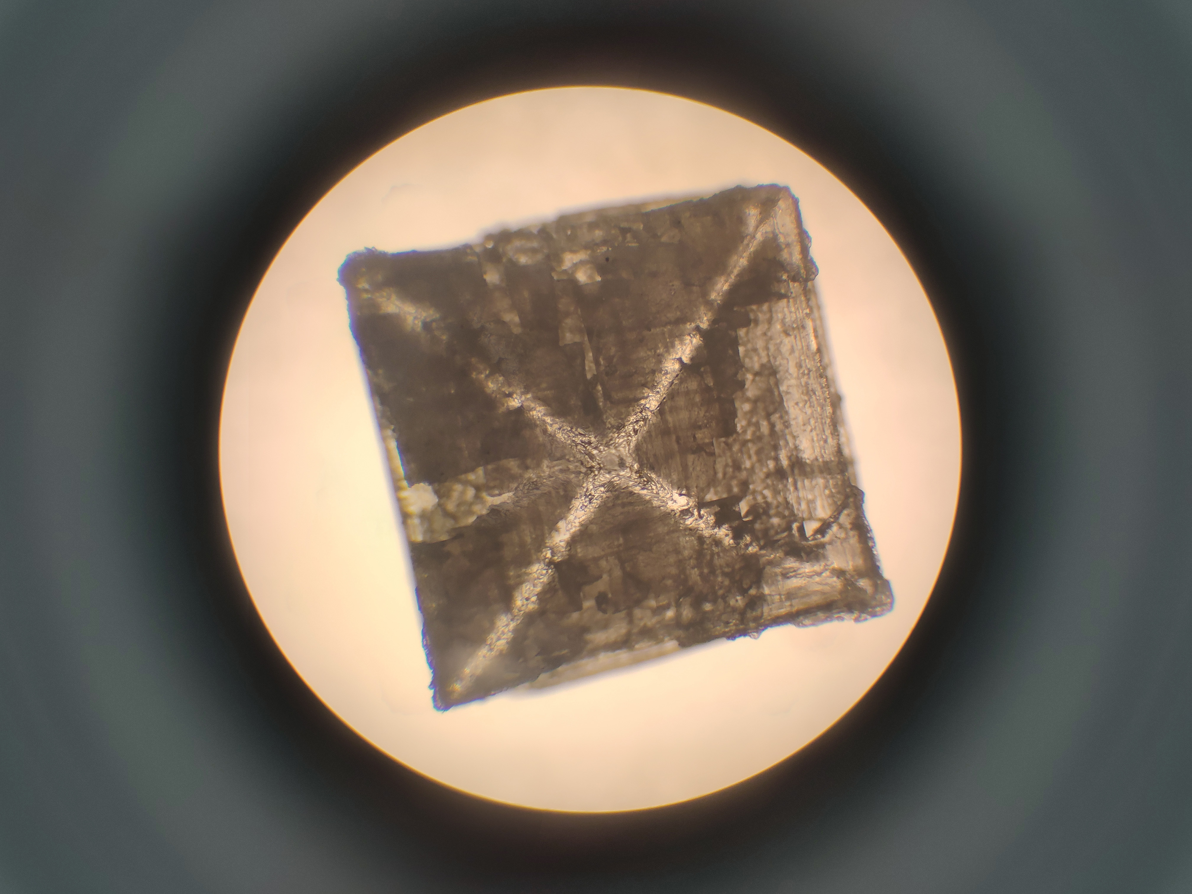 Tuz kristalinin mikroskop görüntüsü