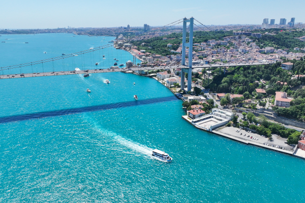 İstanbul Boğazı Neden Turkuaza Döndü?