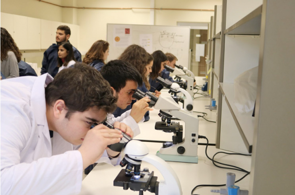 Gebze Teknik Üniversitesi Laboratuvarı Kapılarını Öğrencilere Açtı