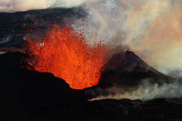 Dünyanın En Büyük Aktif Yanardağı Mauna Loa 38 Yıl Aradan Sonra Harekete Geçti