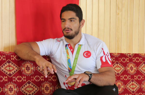 Olimpiyat Şampiyonu Sporcumuz Taha Akgül ile Söyleşi