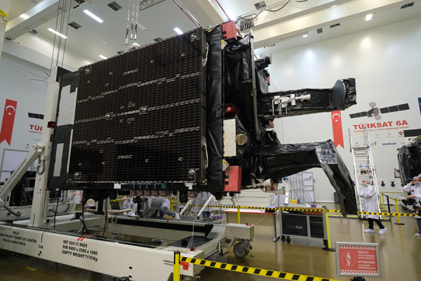 İlk Yerli Haberleşme Uydumuz TÜRKSAT-6A’nın Güneş Panellerinin Açılma Testi Başarıyla Gerçekleştirildi